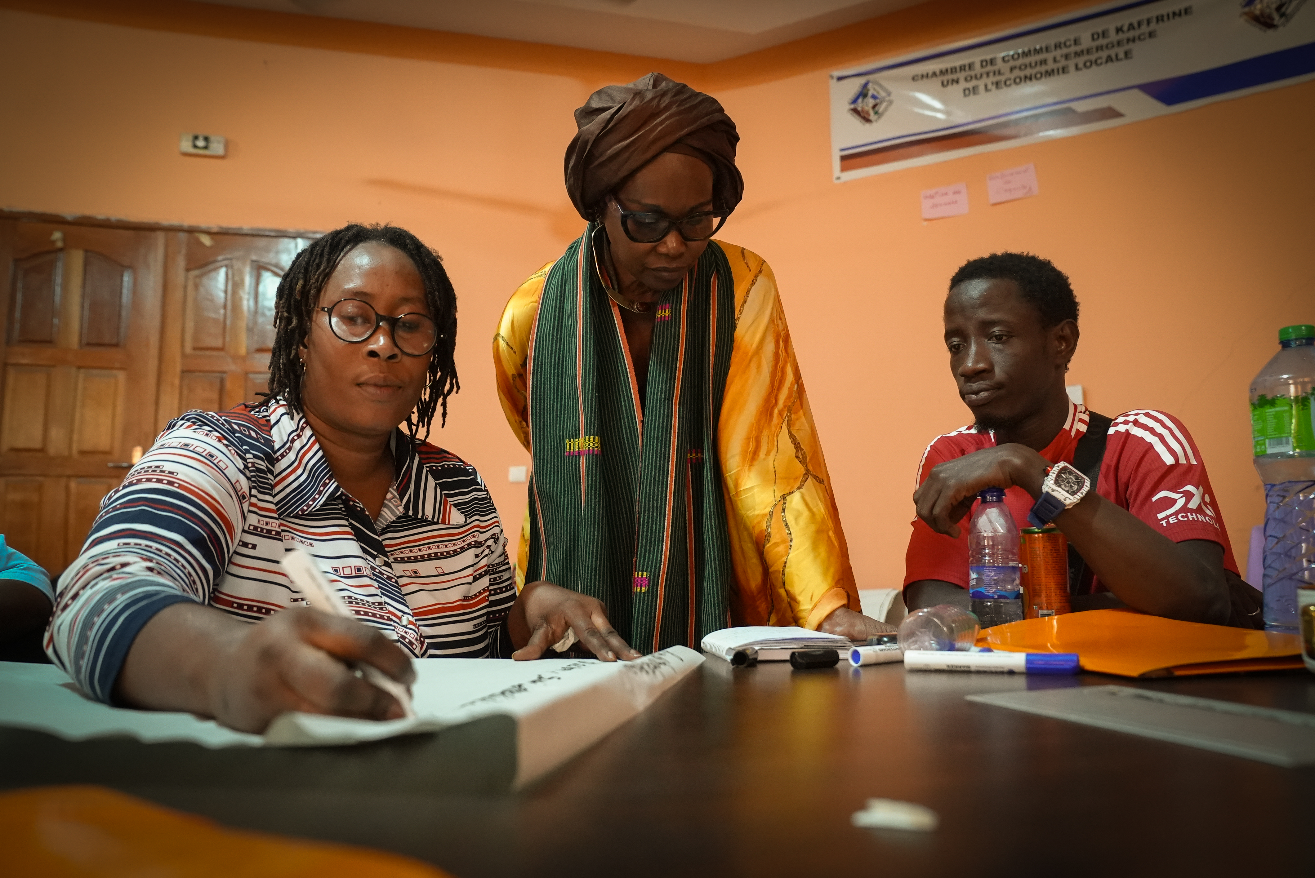 Travaux de groupe à la Chambre de Commerce de Kaffrine